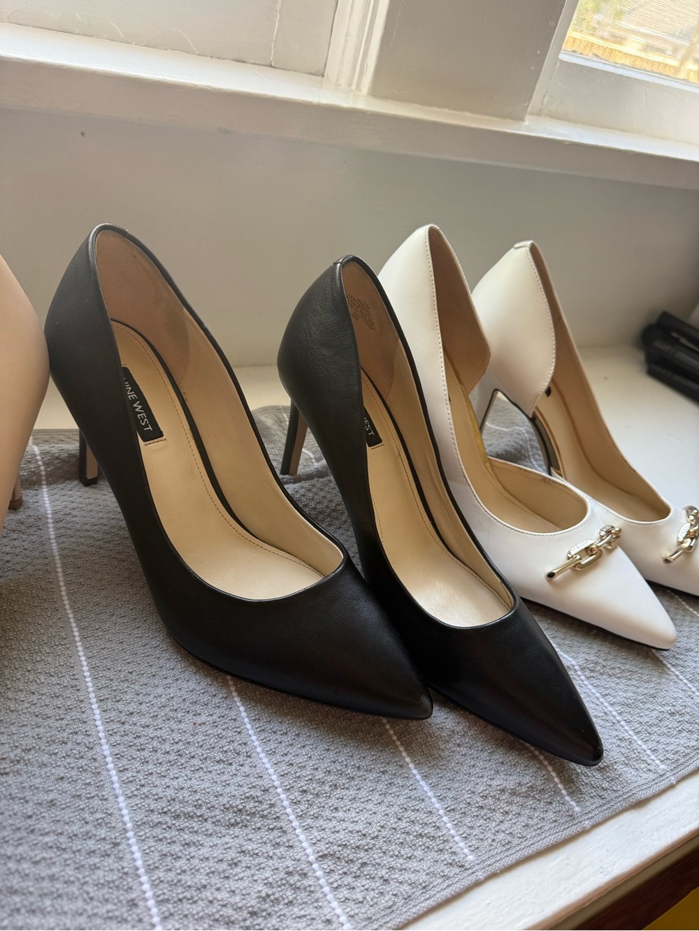 Nine West Black Pointed-Toe Leather Pumps - Picture 3 of 5